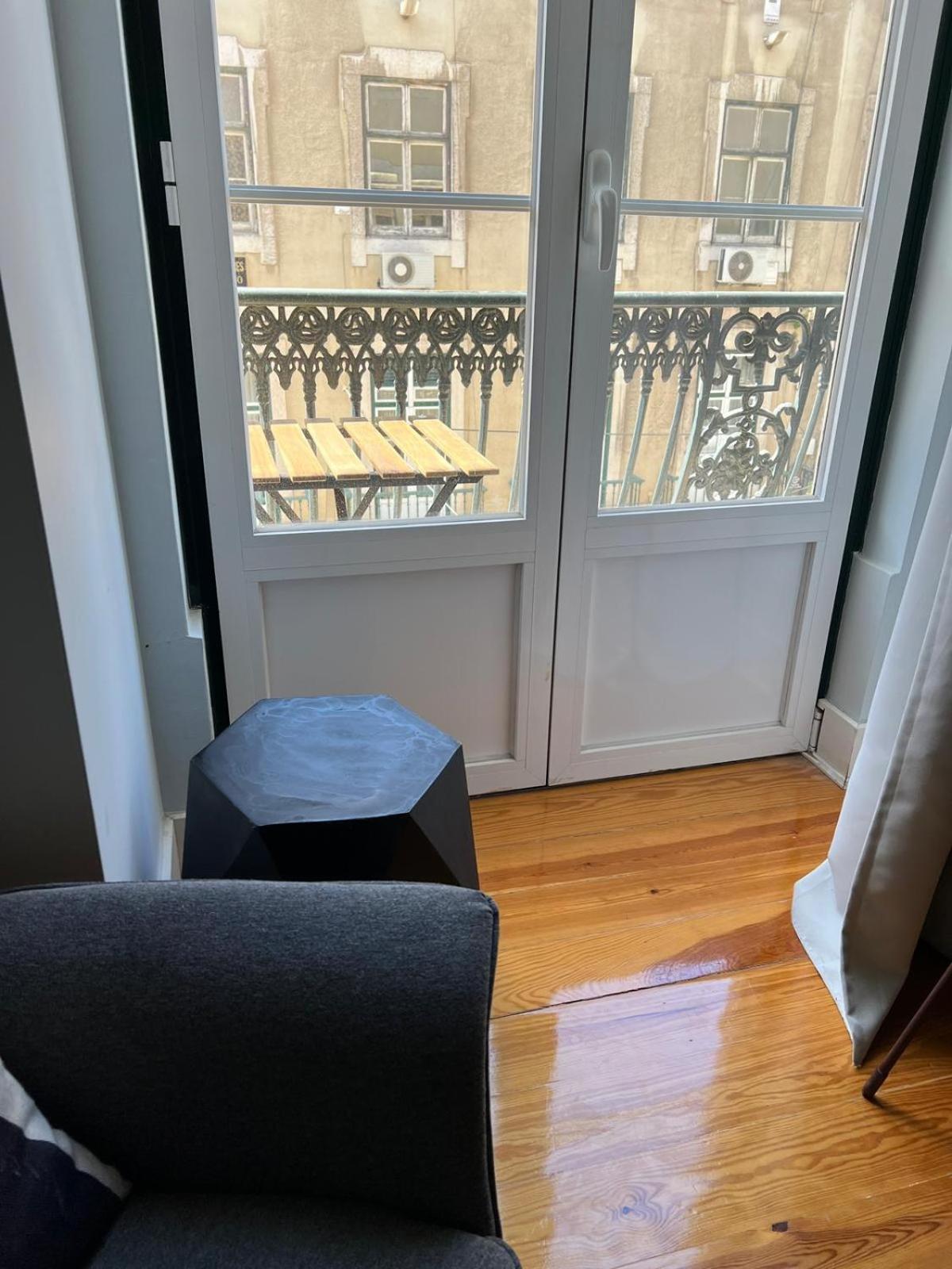 Suite No Chiado Baixa De Lisboa - Em Apartamento Partilhado Exterior foto